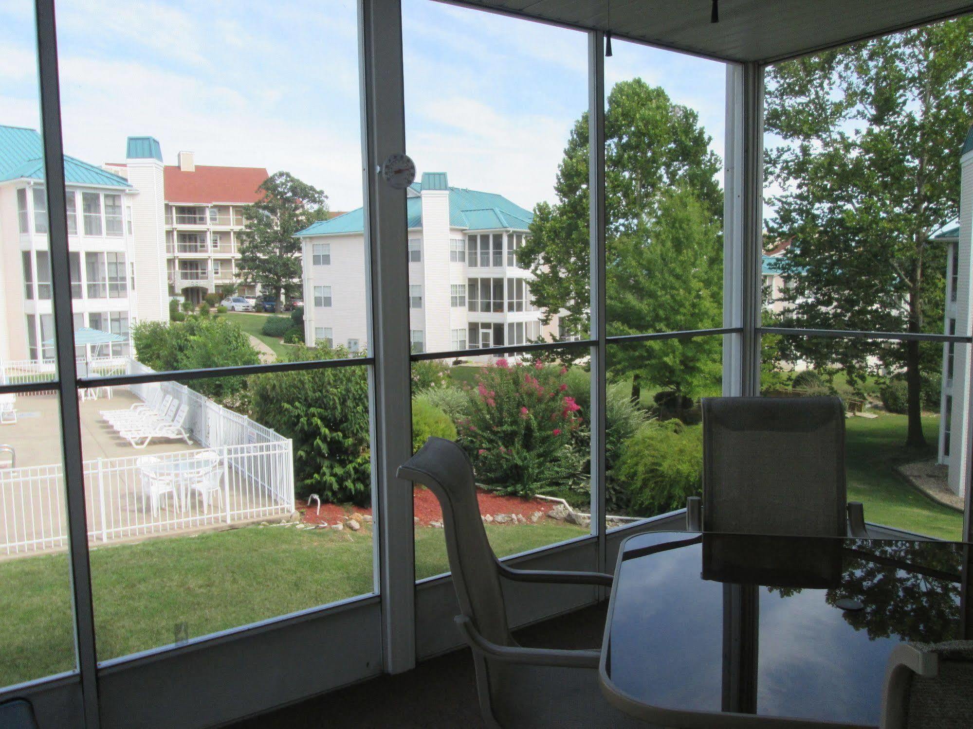 Brook Poolside Walk In Meadow Brook Branson Exterior photo