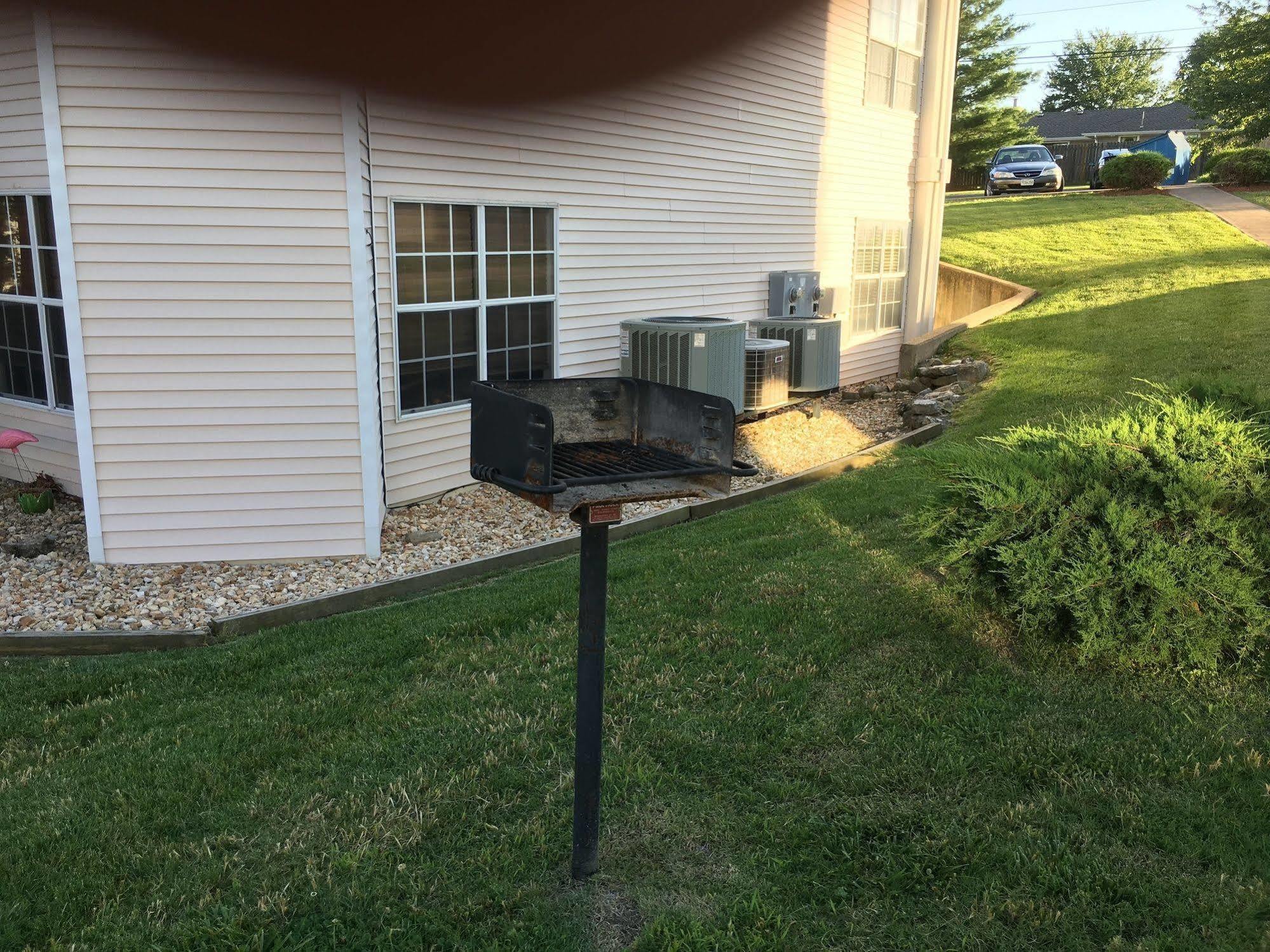 Brook Poolside Walk In Meadow Brook Branson Exterior photo