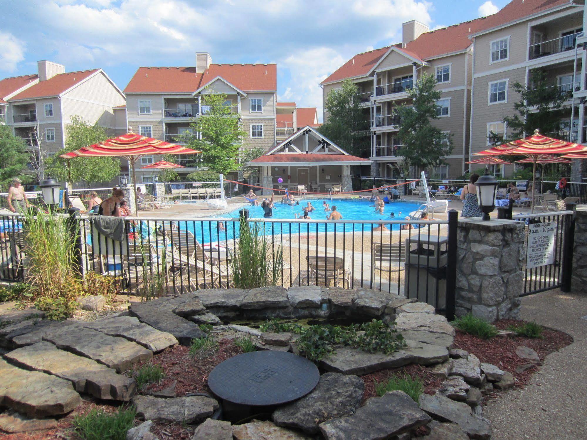 Brook Poolside Walk In Meadow Brook Branson Exterior photo