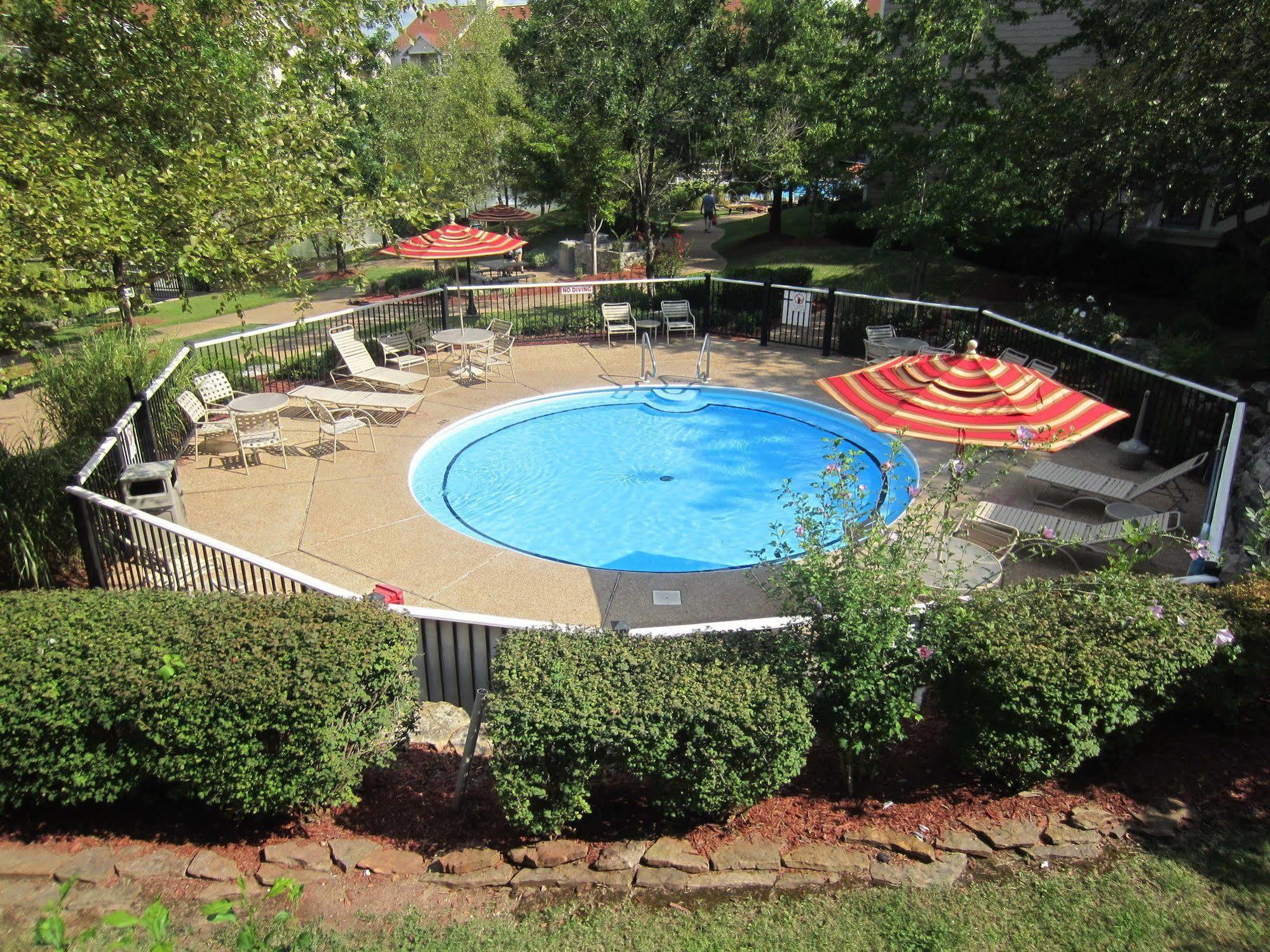 Brook Poolside Walk In Meadow Brook Branson Exterior photo