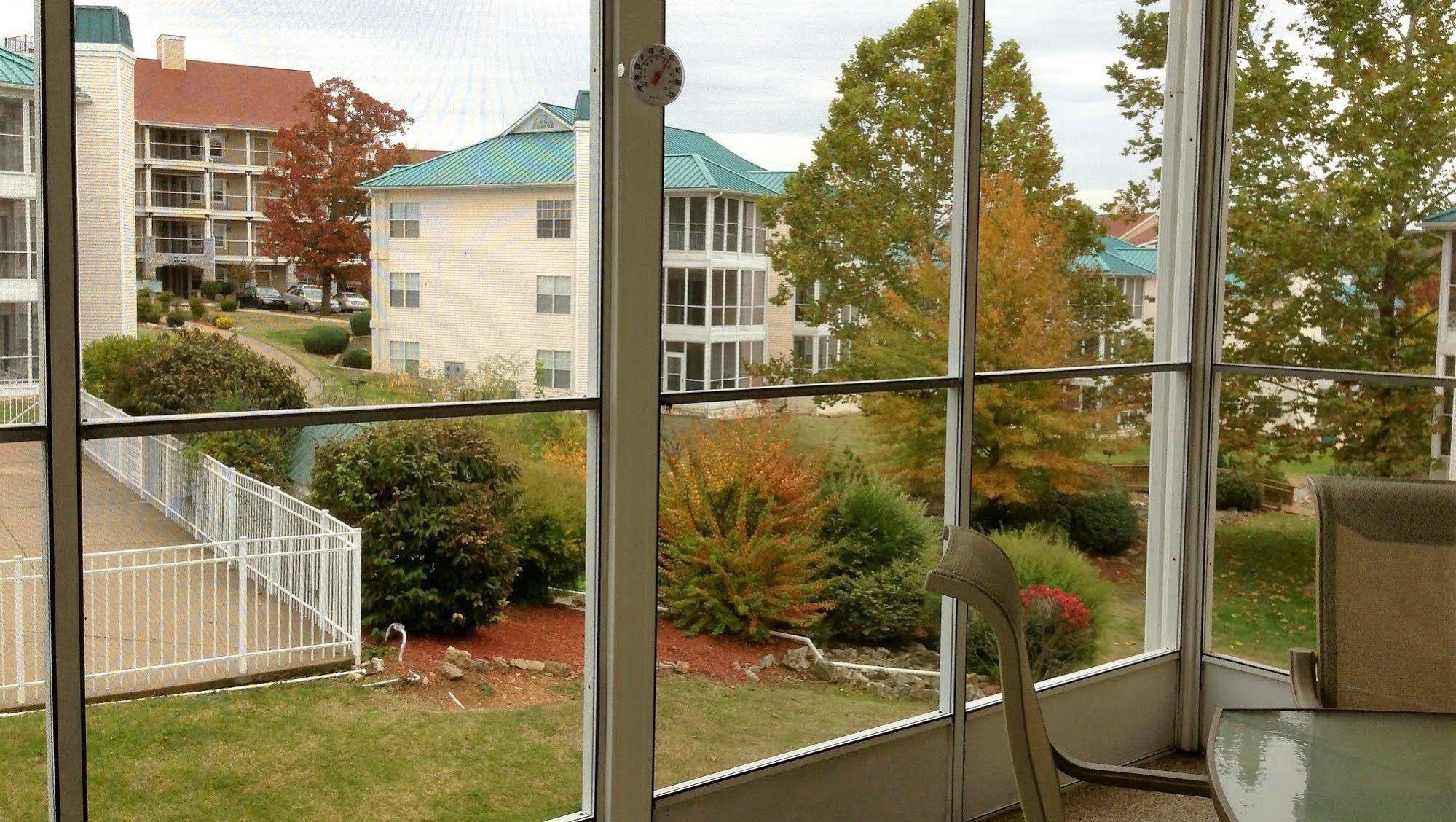 Brook Poolside Walk In Meadow Brook Branson Exterior photo